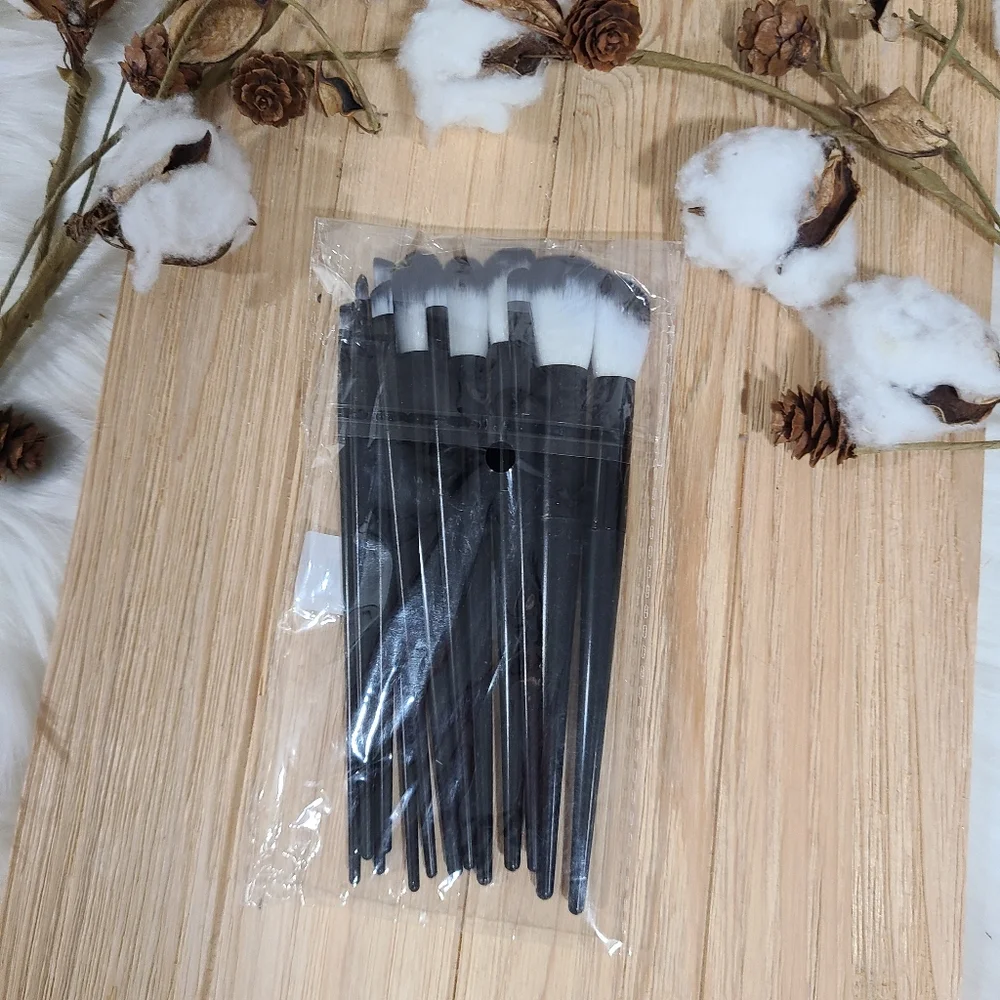 🎉🎉HOST PICK🎉🎉NEW🎉🎉 13PC BLACK AND WHITE Soft and Fluffy Makeup Brush Set